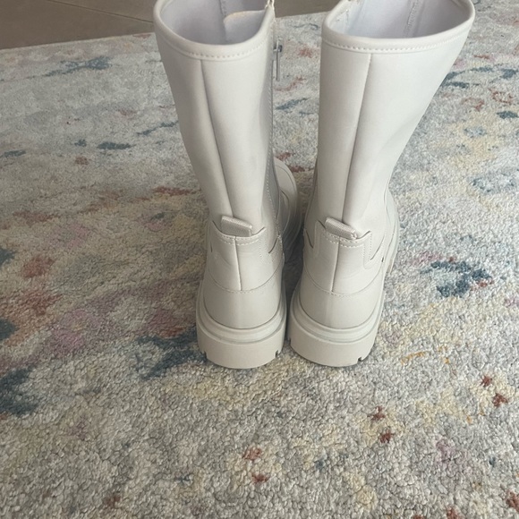 Zara tall rain boot. Women’s size 36. Zipper. Lug sole. Wore maybe twice - Picture 5 of 5